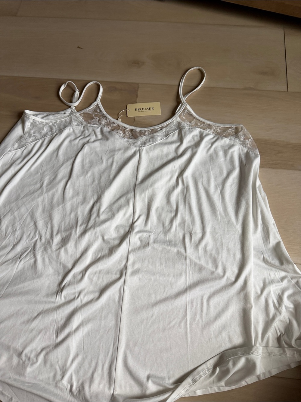 Ekouaer Ivory Lace-Trim Sleep Cami